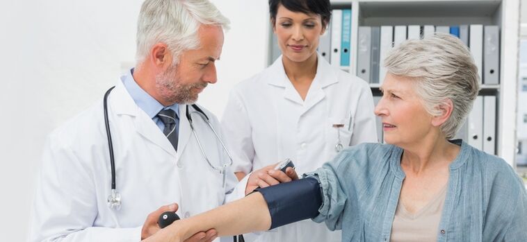 Kraujospūdžio matavimas siekiant diagnozuoti hipertenziją